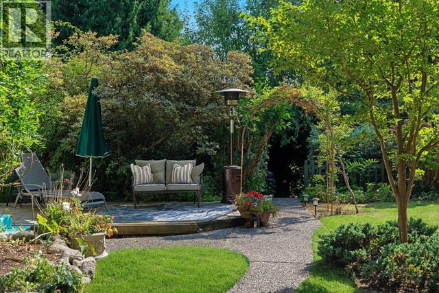 1376 11th Street, West Vancouver