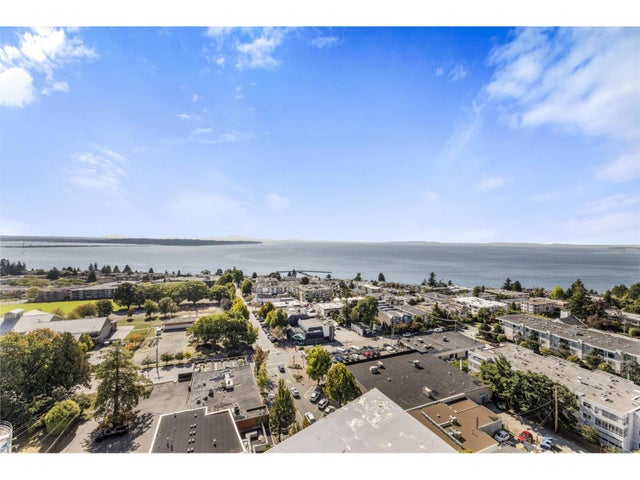 1302 1342 Johnston Road, White Rock
