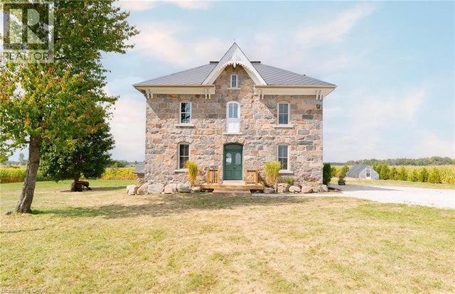 3632 145 Road, Mitchell