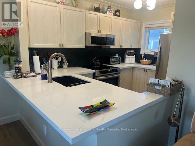 770 Johnston Park Avenue, Collingwood