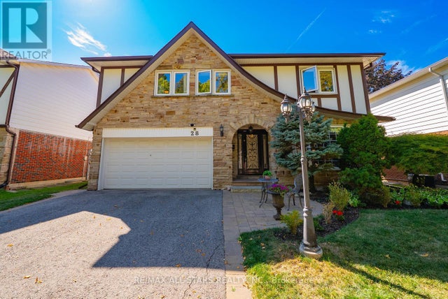 28 Cobblestone Drive, Toronto (don Valley Village)