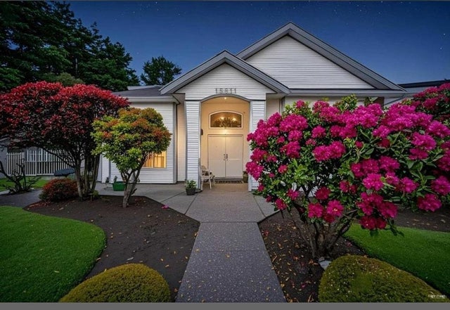 15811 96 Avenue, Surrey