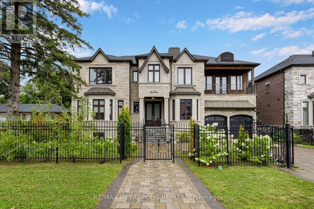 2 Poplar Drive, Richmond Hill (oak Ridges)