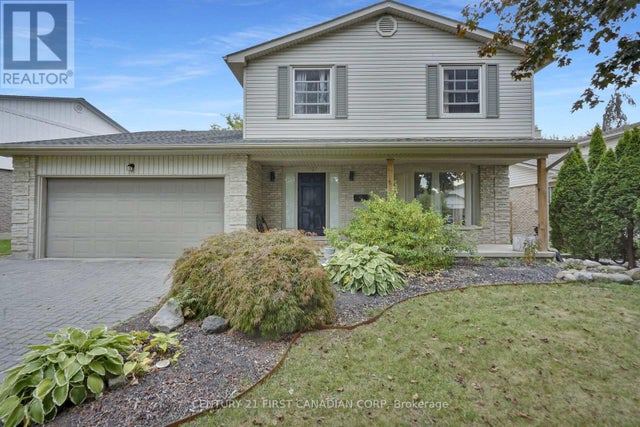 1027 Flintlock Court N, London North (north P)