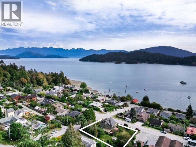 589 Seaview Road, Gibsons
