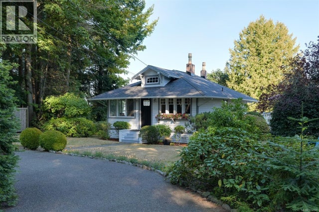 8645 East Saanich Rd, North Saanich