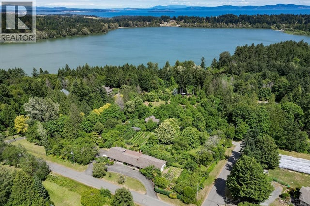 5489 Forest Hill Rd, Saanich