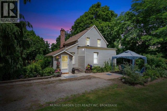 5400 North Service Road, Lincoln (lincoln Lake)