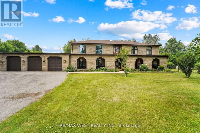 805 Centre Road, Hamilton