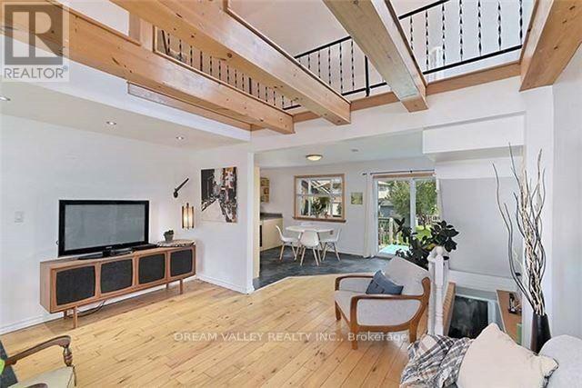 107 Commonwealth Avenue, Toronto (kennedy Park)