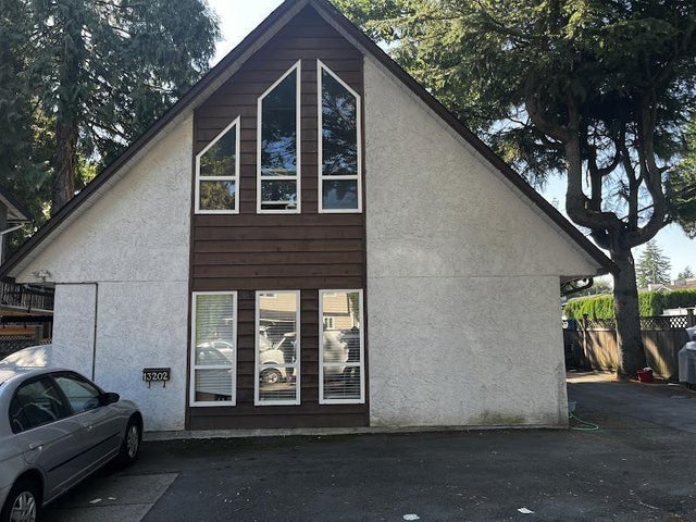 13202 67 Avenue, Surrey