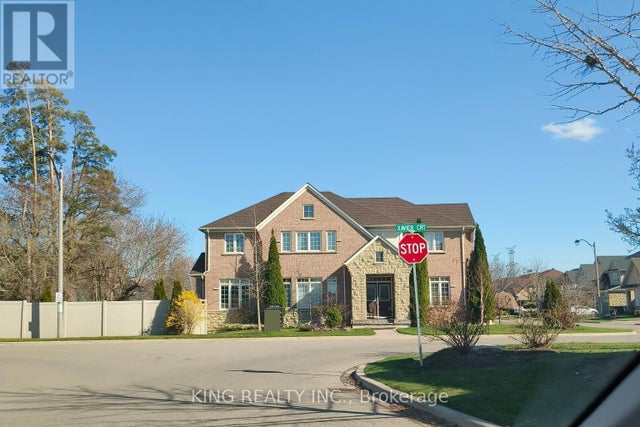 3 Xavier Court, Brampton (bram West)