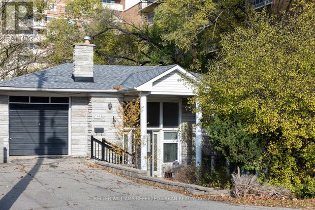 20 Gracefield Avenue, Toronto (maple Leaf)