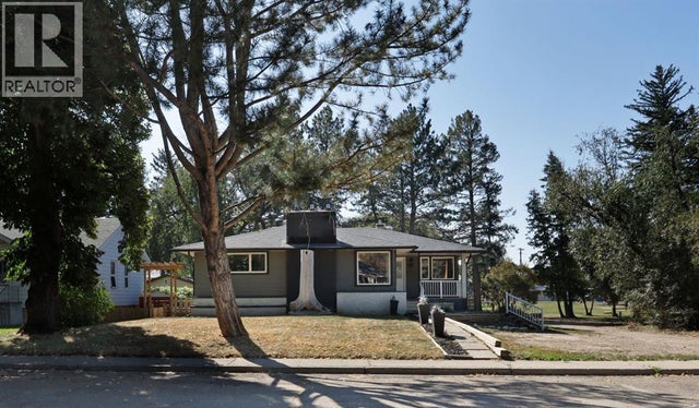 535 2a Avenue W, Brooks