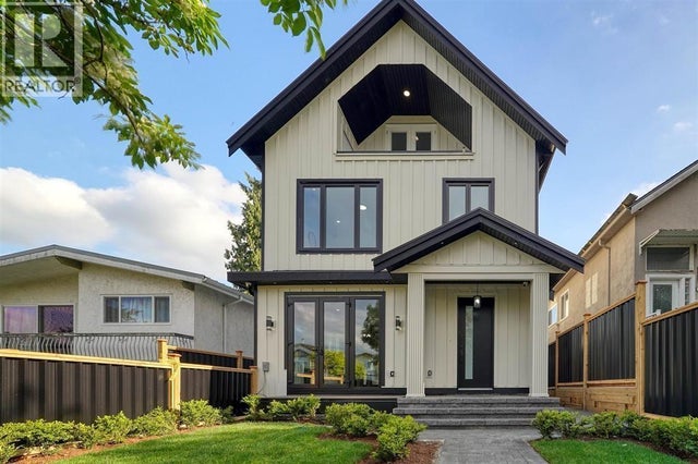 2 3216 Venables Street, Vancouver