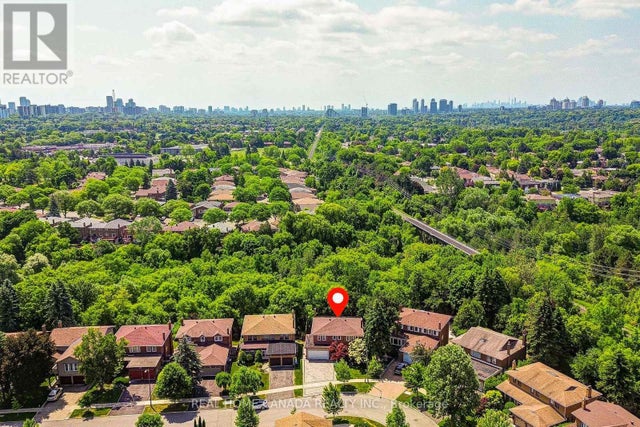 20 Saddletree Drive, Toronto (bayview Woods-Steeles)