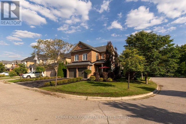 25 Aztec Court, Richmond Hill (westbrook)