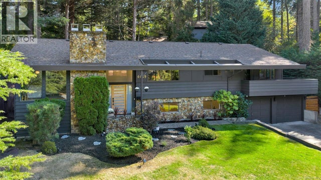 4489 Emily Carr Dr, Saanich