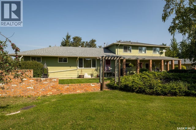 302 East Acreage, Prince Albert Rm No. 461