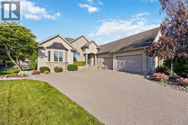 6854 Creekside Drive, Plympton-Wyoming