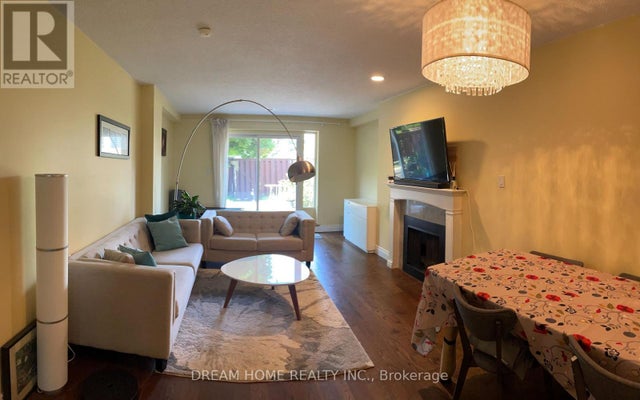 6 - 74 Upper Canada Drive, Toronto (st. Andrew-Windfields)