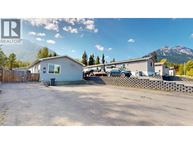 9 Deerborne Drive, Elkford