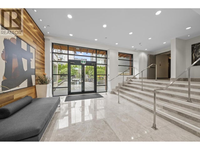 101 2665 Mountain Highway, North Vancouver