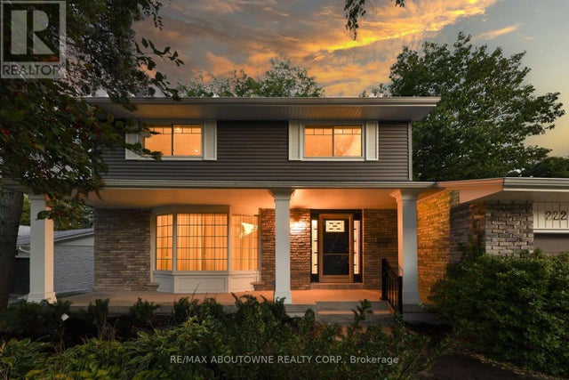 222 Vance Drive, Oakville (br Bronte)