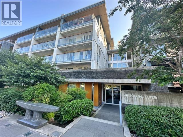 414 221 E 3rd Street, North Vancouver