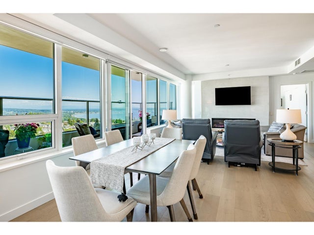 1503 15165 Thrift Avenue, White Rock