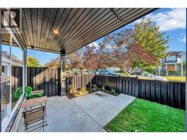 2 2705 East 3rd Avenue, Vancouver