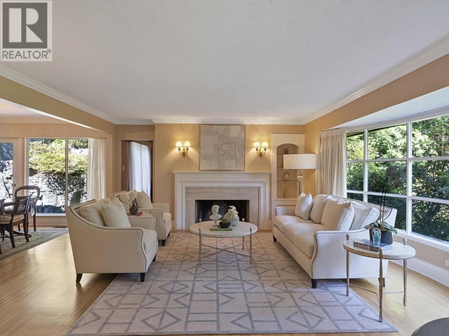 475 Southborough Drive, West Vancouver