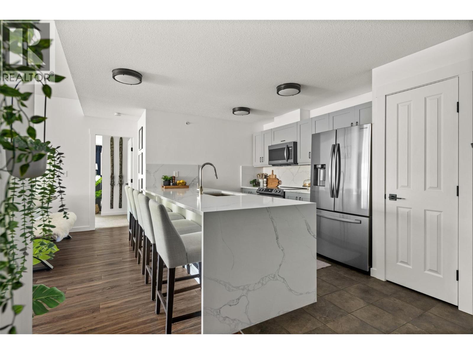 2070 Summit Drive Unit# 511, Panorama