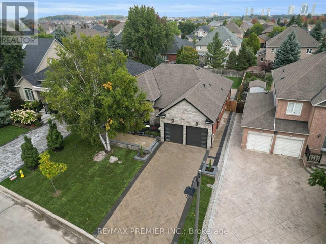 19 Polo Crescent, Vaughan (east Woodbridge)