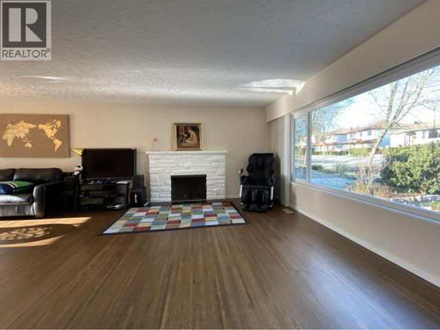 Main House 564 W 64th Avenue, Vancouver