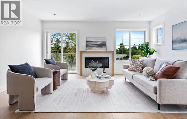 Unit 8 3907 Cedar Hill Rd, Saanich