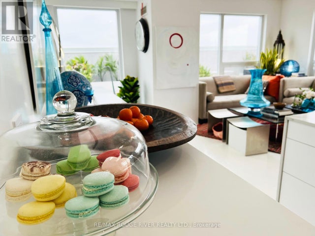 702 - 701 Sheppard Avenue W, Toronto (clanton Park)