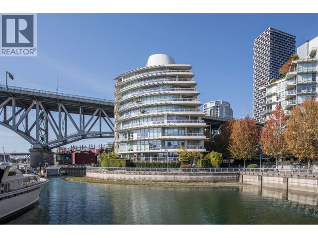 605 628 Kinghorne Mews, Vancouver