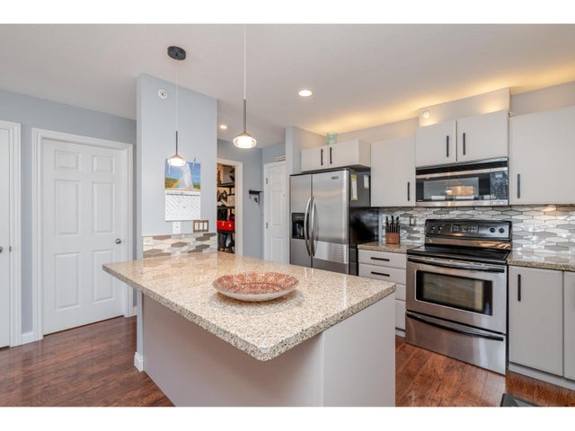 409 5474 198th Street, Langley