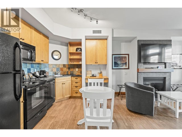 105 Village Centre Court Unit# 321, Vernon