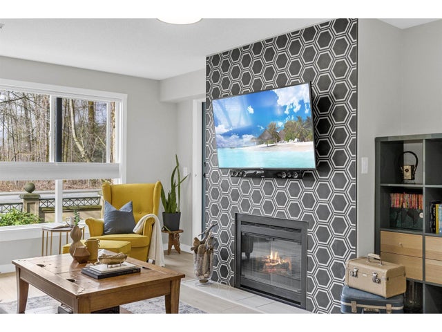 210 13860 70 Avenue, Surrey