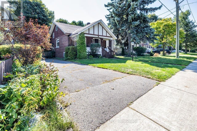 39 Kelsonia Avenue, Toronto (cliffcrest)