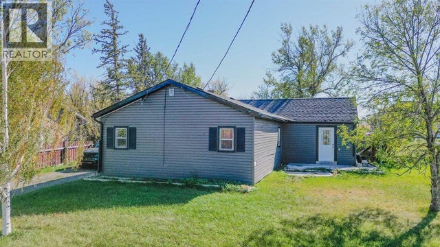 54 8 Avenue W, Cardston