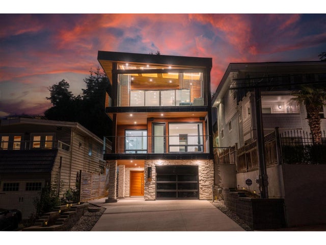 14857 Buena Vista, White Rock