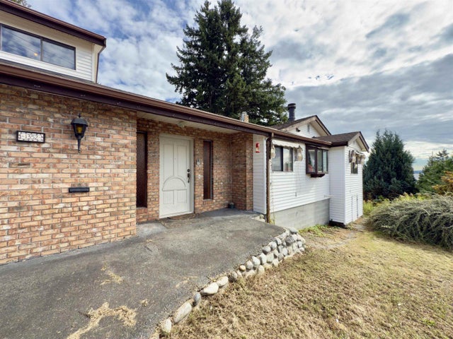 1352 Oxford Street, White Rock
