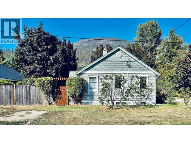 501 Arthur Street, Slocan