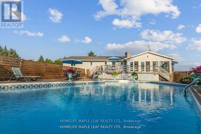 560 Concession 15 Road W, Tiny