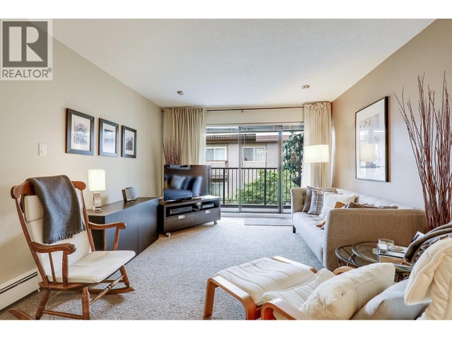 302 330 E 1st Street, North Vancouver