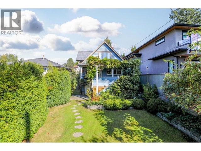 341 W 22nd Street, North Vancouver