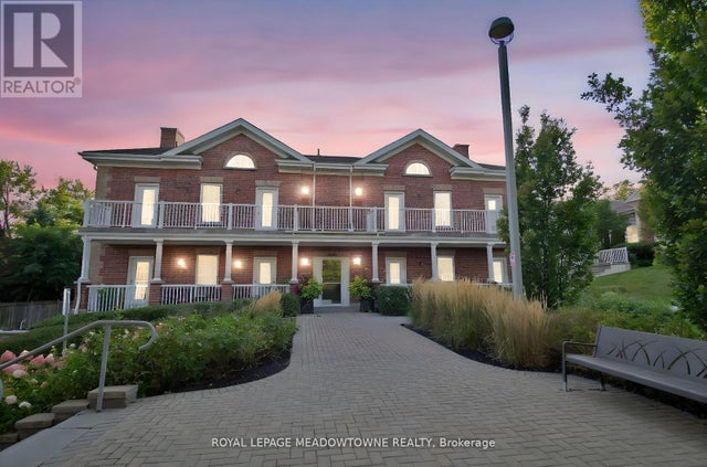 301 - 10360 Islington Avenue, Vaughan (kleinburg)